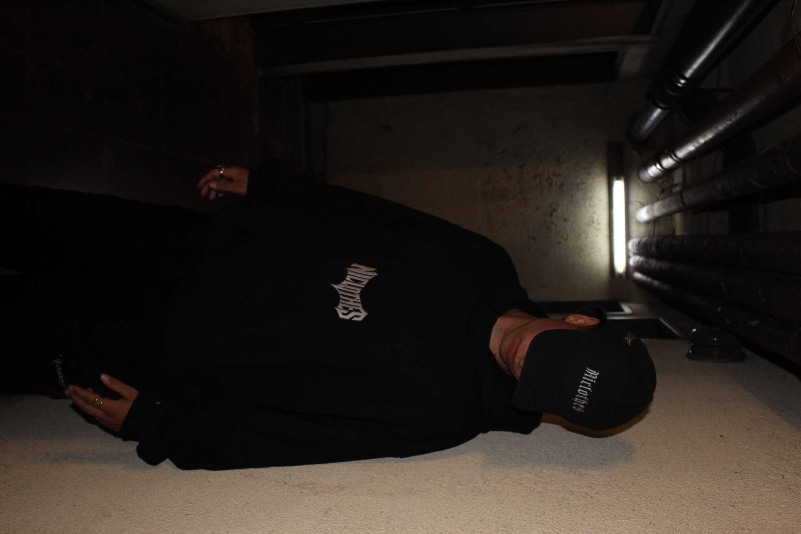 Hoodie Corte NC Dark Knight - Imagen 5